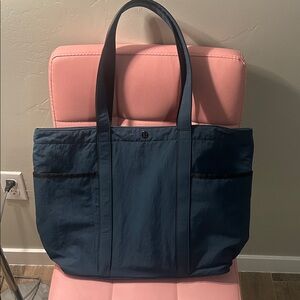 Lululemon Athletica Teal Daily Multipocket Tote Bag